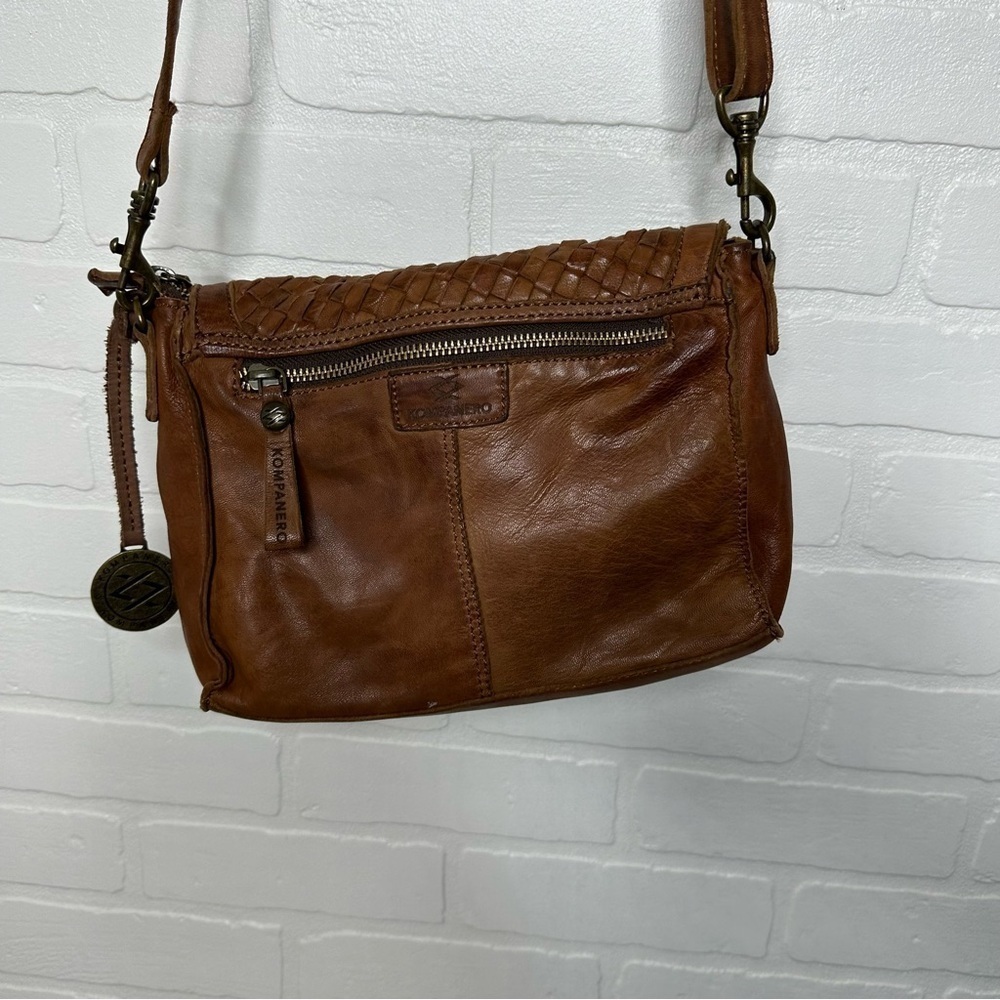 Kompanero Melissa Sling Bag Crossbody Cognac Leather - Picture 6 of 10